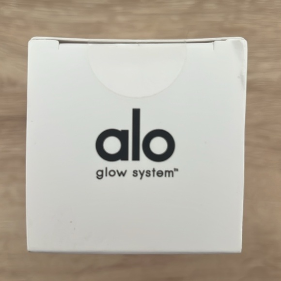 Alo Glow System mega-c body wash! BRAND NEW! Unopened. - Picture 2 of 2